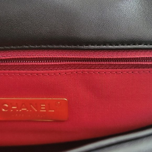 Chanel 19 Large Black Gold Metal - Picture 7 of 7